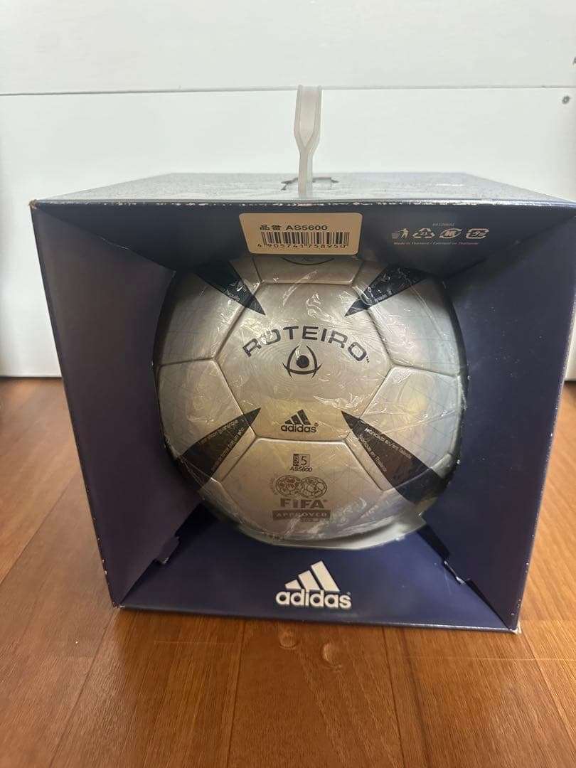 希少adidas Euro 2004 サッカーボール