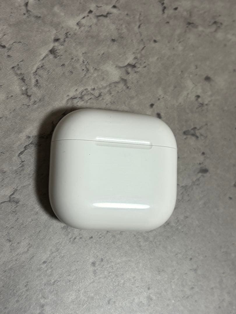Apple AirPods 4 ノイキャン非搭載モデル
