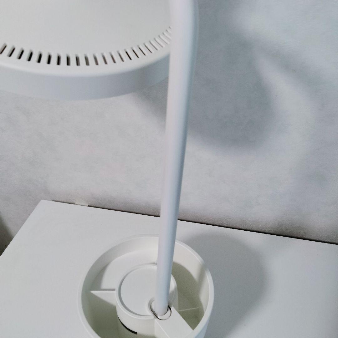 バルミューダ　デスクライト　ホワイト　 L01A-WH 655