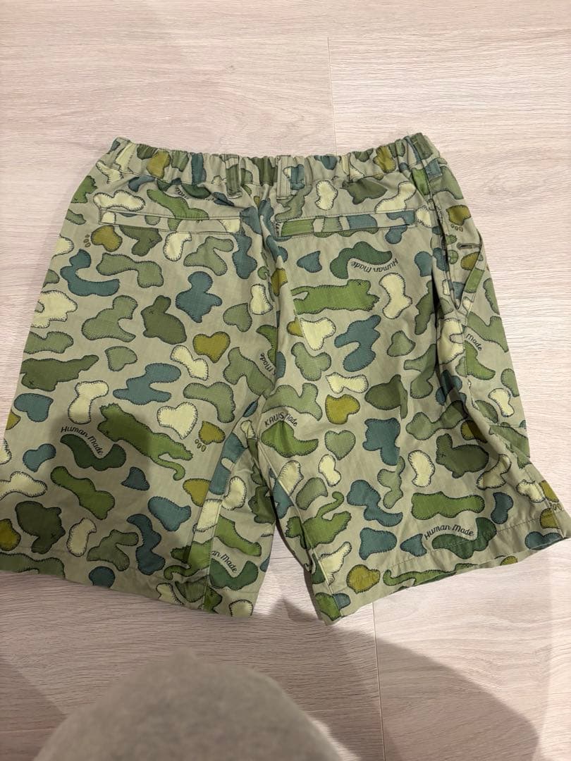 マ*ロ様 ヒューマンメイド✖️カウズ　コラボショーツ