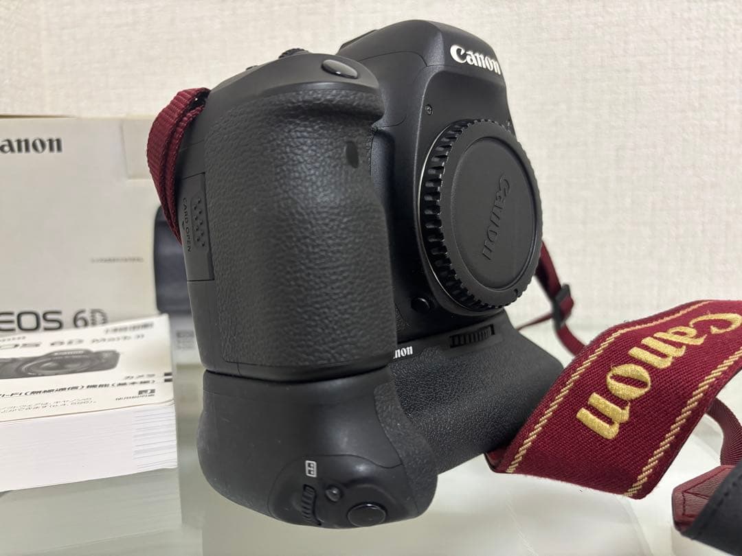 EOS 6D Mark II 純正バッテリーグリップ、純正バッテリー2個付