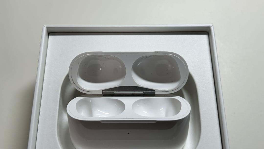 【極美品】純正 AirPods Pro 第2世代 (Lightningモデル)