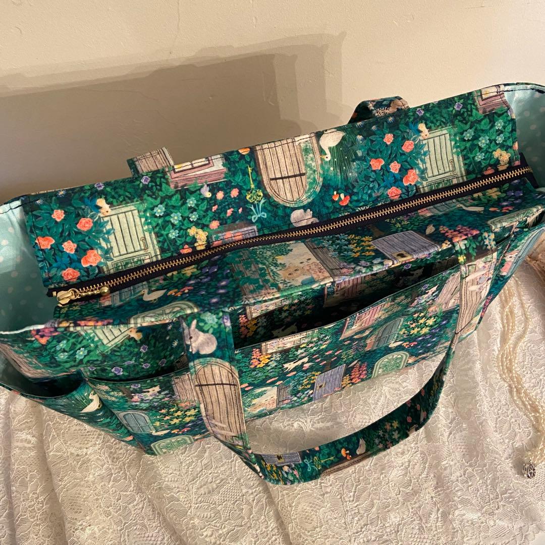 トートバッグ　A4サイズ