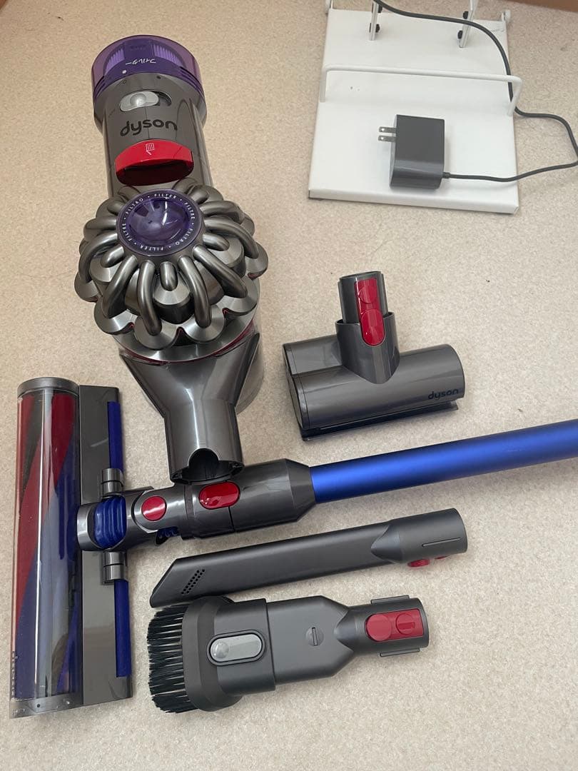 Dyson スティッククリーナー 本体 充電スタンド付き