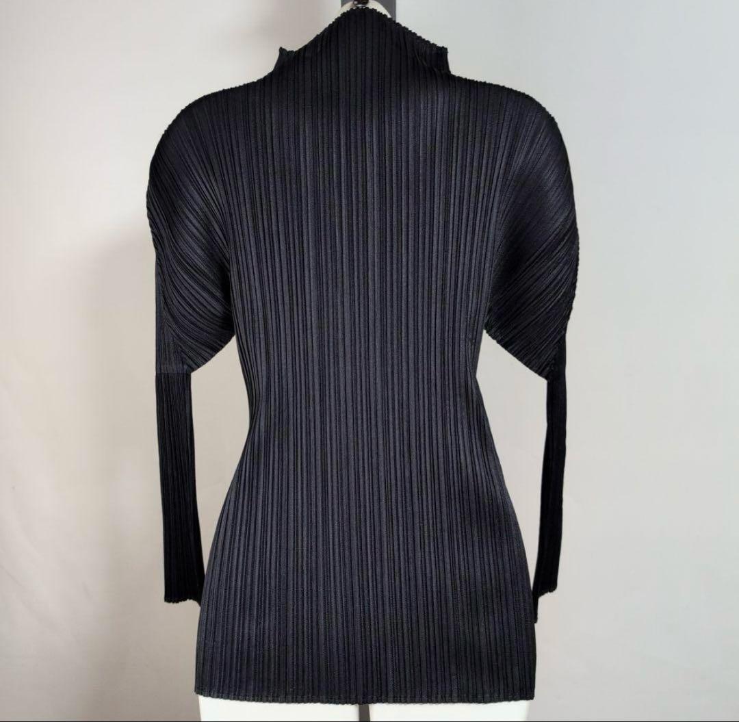 専用 イッセイミヤケ ブラック プリーツプリーズ デザイン 長袖トップス