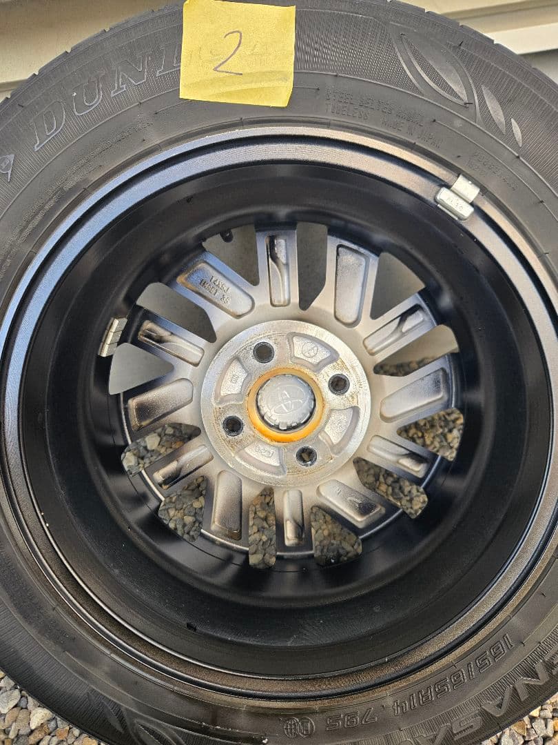 はむさん専用まとめできないので値段変更しました！トヨタルーミー純正14インチ2本