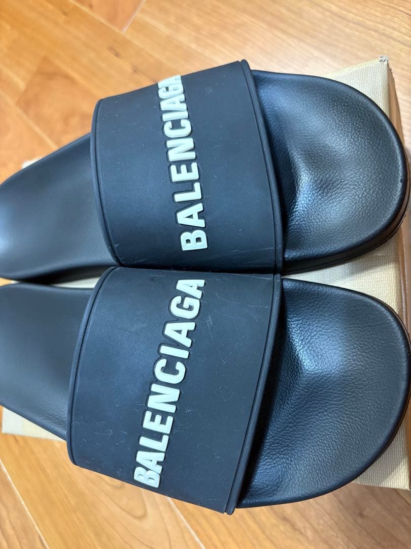 ほぼ新品(綺麗です)BALENCIAGA ブラック サンダル