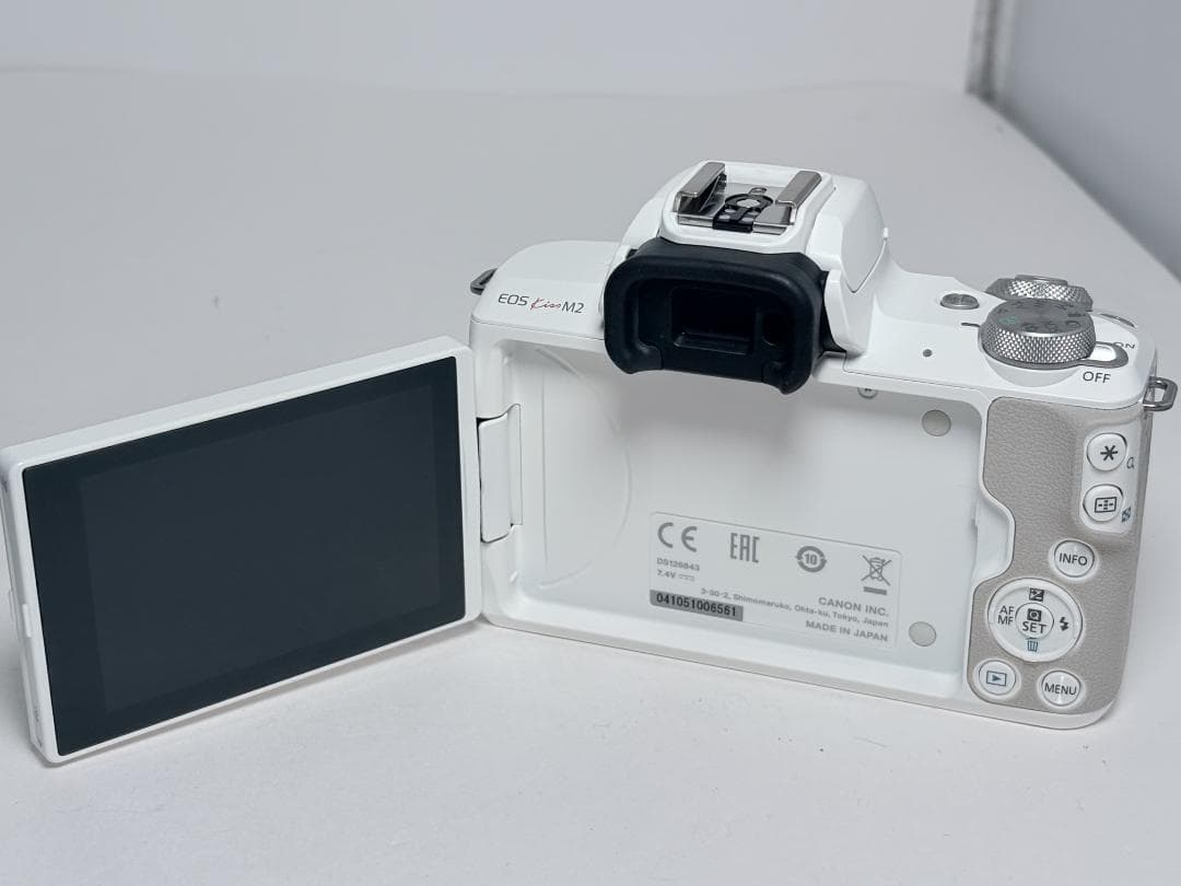 新品級 キヤノン EOS Kiss M2 ボディ ホワイト