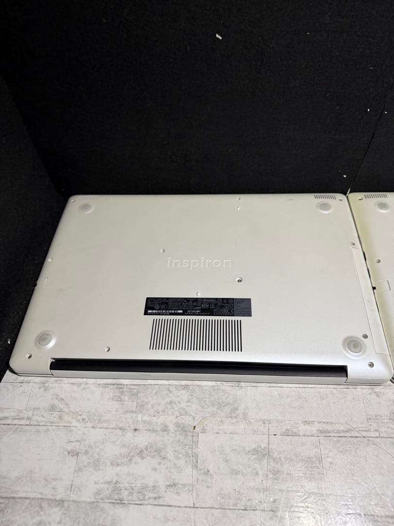 DELL ノートPC Inspiron 3581
