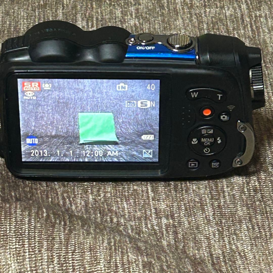 動作品　FUJIFILM FinePix XP200 ブルー コンデジ　防水防塵