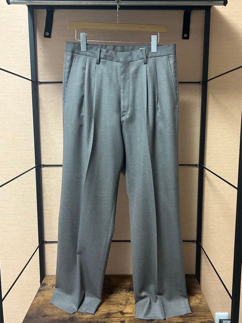 新品未使用AURALEE SUPER LIGHT WOOL SLACKS