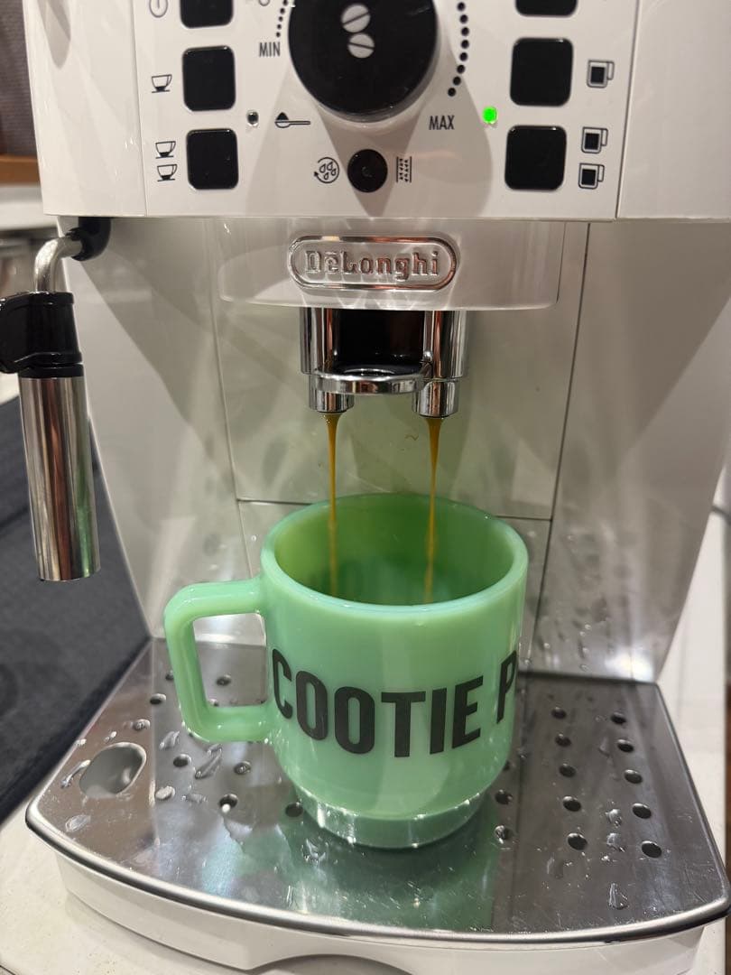 美品 DeLonghi デロンギ　マグニフィカS ホワイト