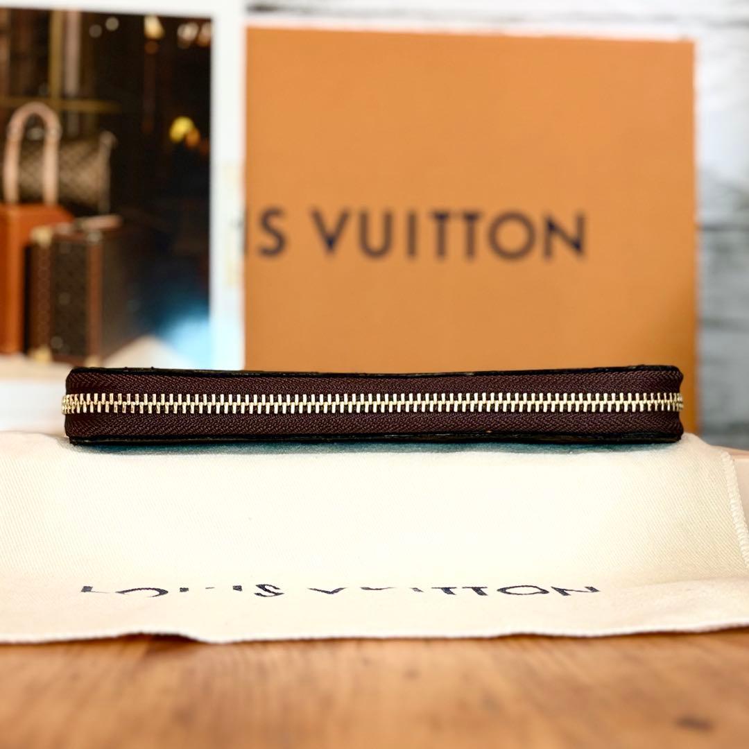 ルイヴィトン　モノグラム　ジッピーウォレット　　M60017