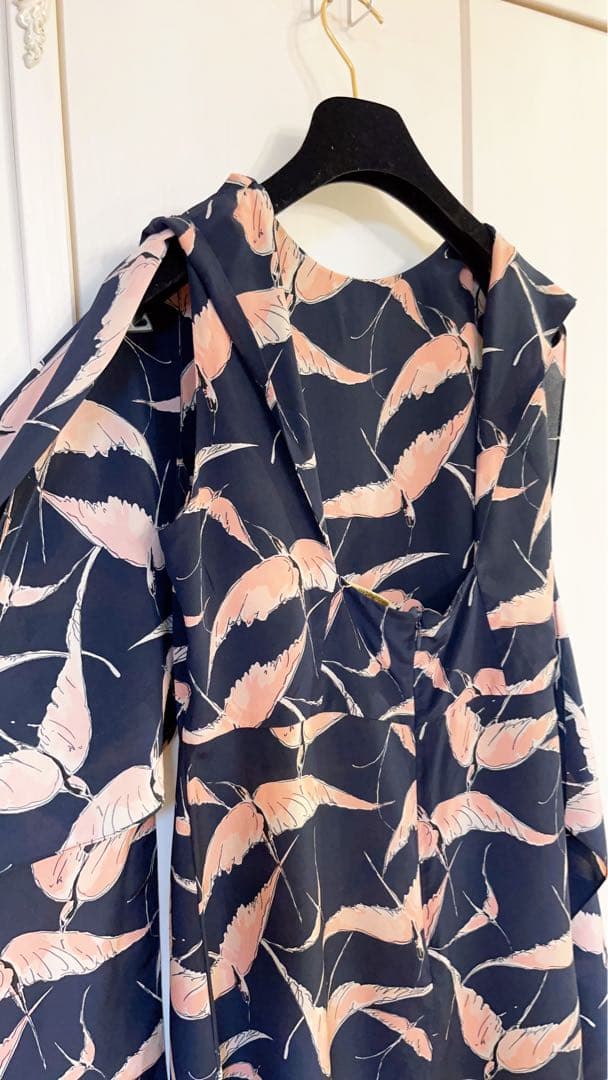 VALENTINOフラミンゴ柄ノースリーブミニワンピース