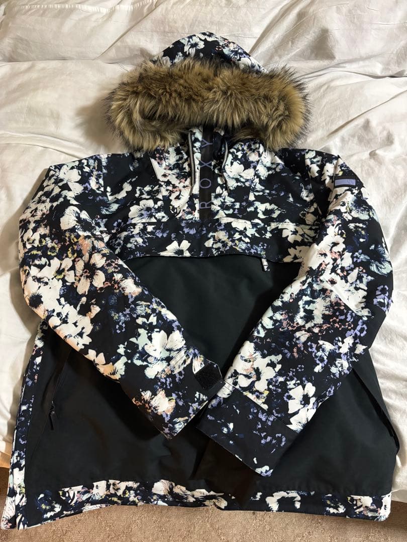 ROXY フローラルスノーボードウェア