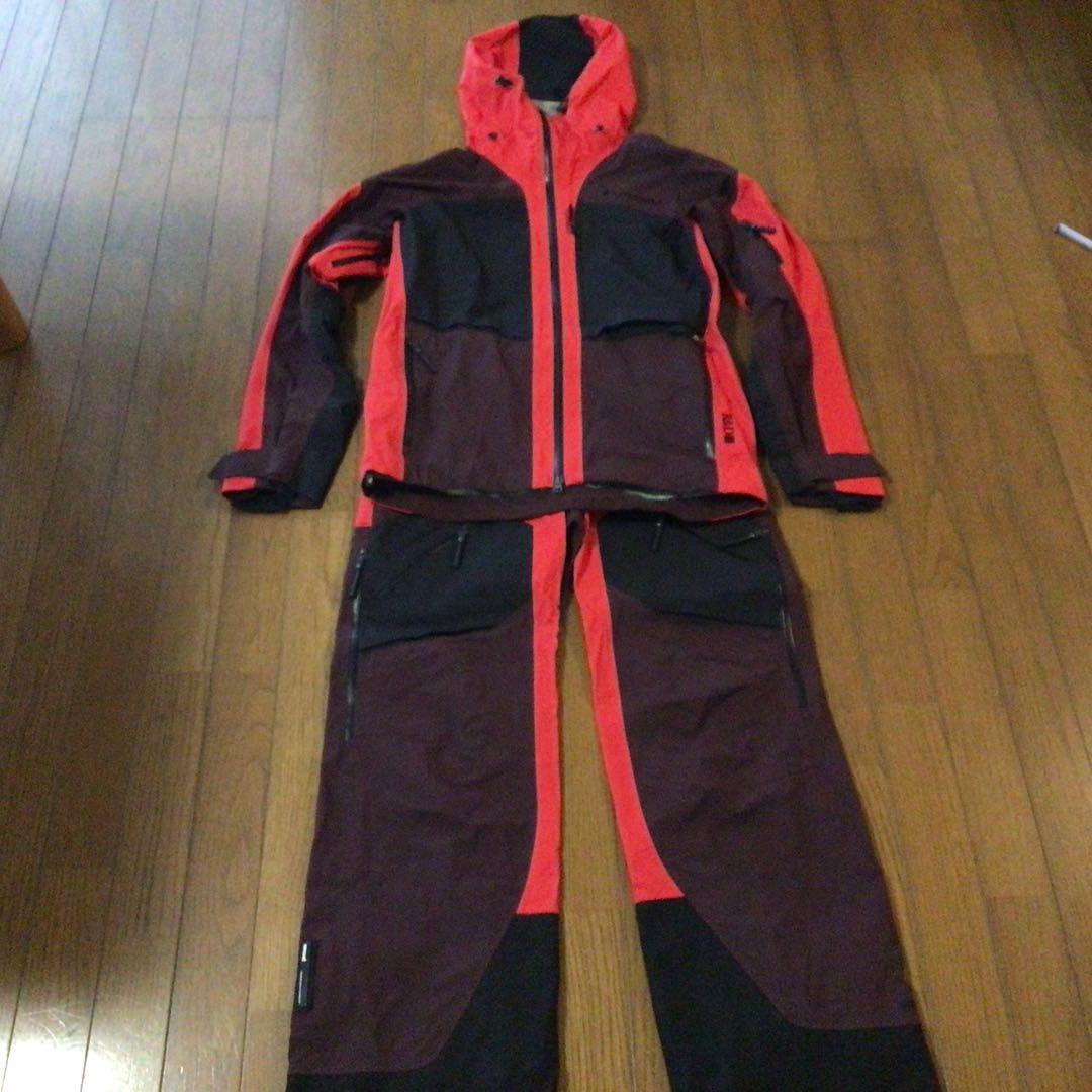 Peak performance メンズ　Sサイズ