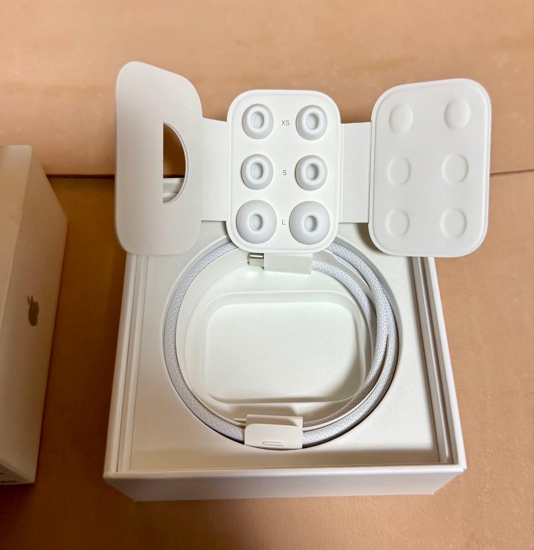 極美品　AirPods Pro 第2世代 USB--C (MTJV3J/A)