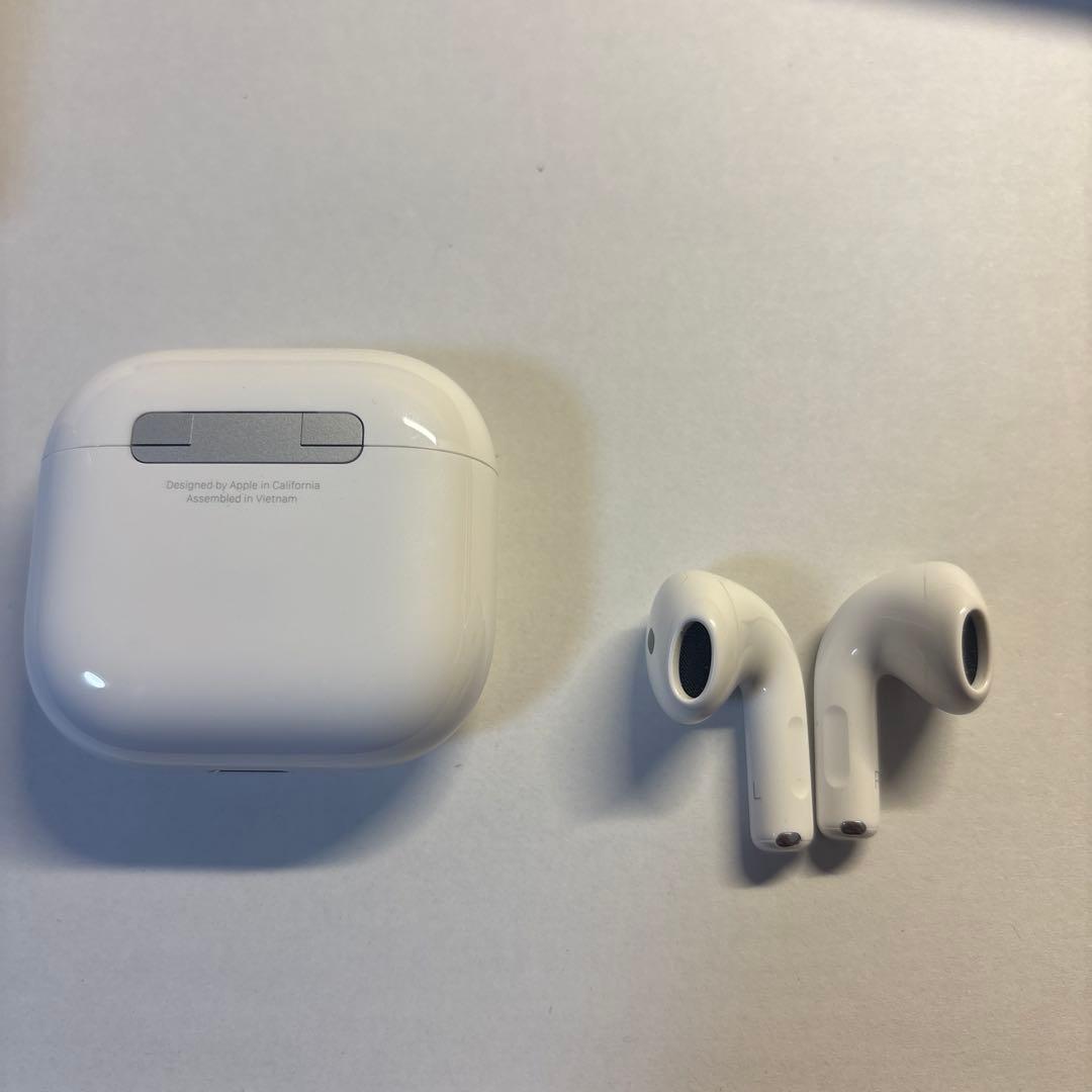 AirPods4 アクティブノイズキャンセリング機能付き