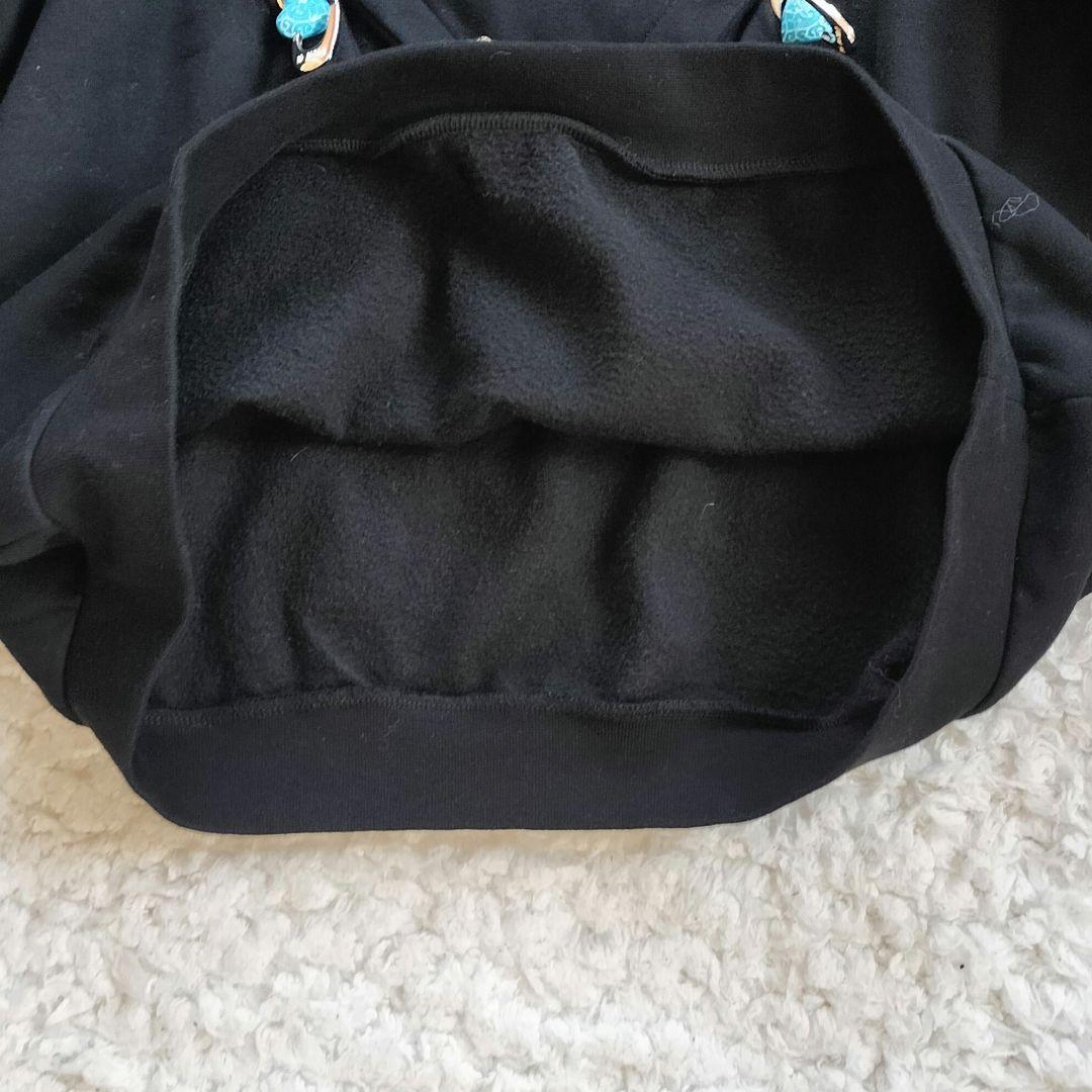 【完売品】ユェチ・チ Yueqi Qi ハートカットアウトフーディ パーカー