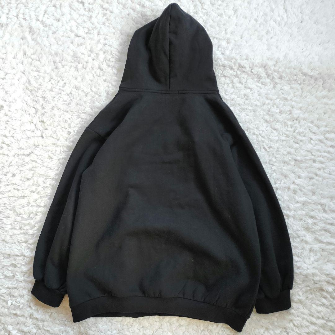 【完売品】ユェチ・チ Yueqi Qi ハートカットアウトフーディ パーカー