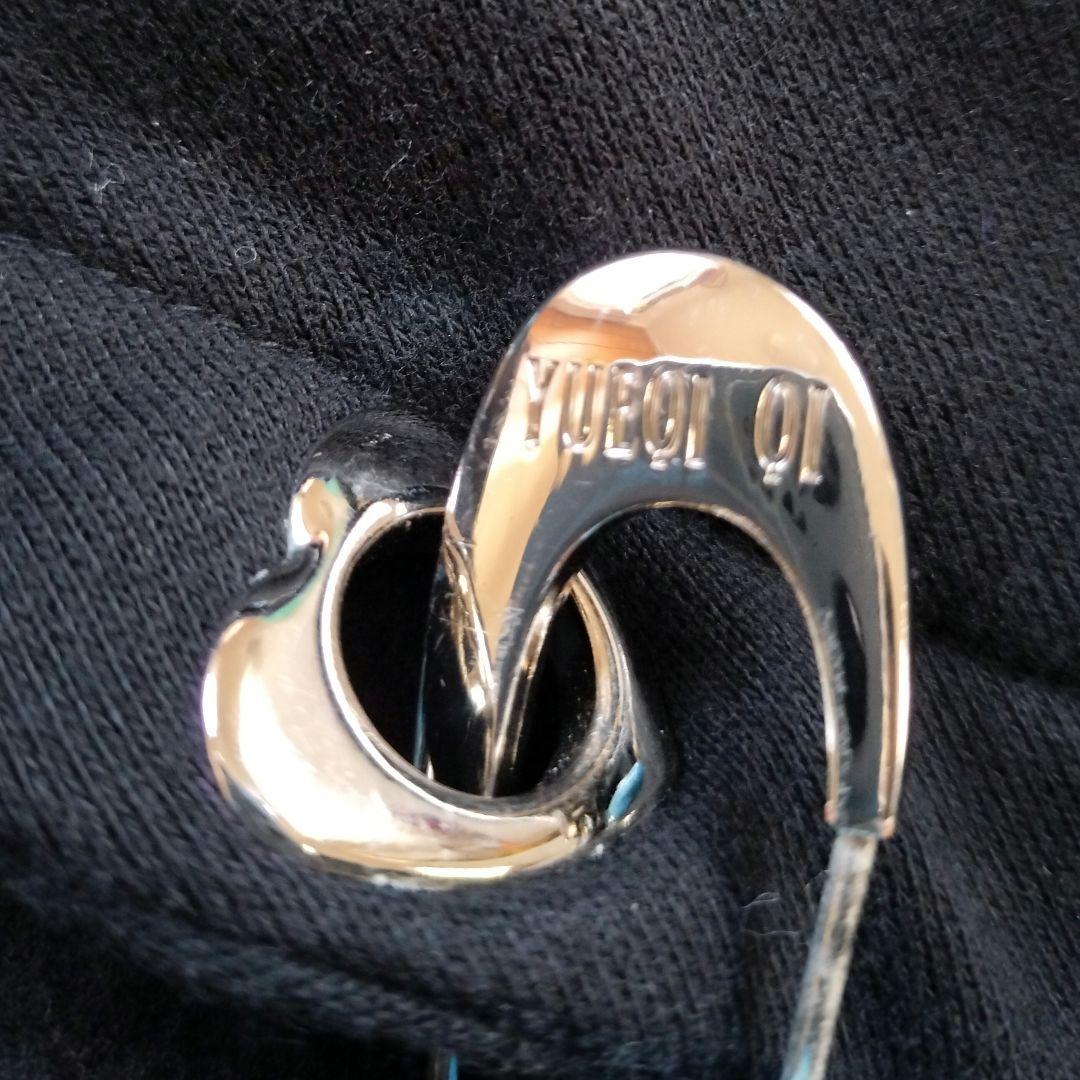 【完売品】ユェチ・チ Yueqi Qi ハートカットアウトフーディ パーカー