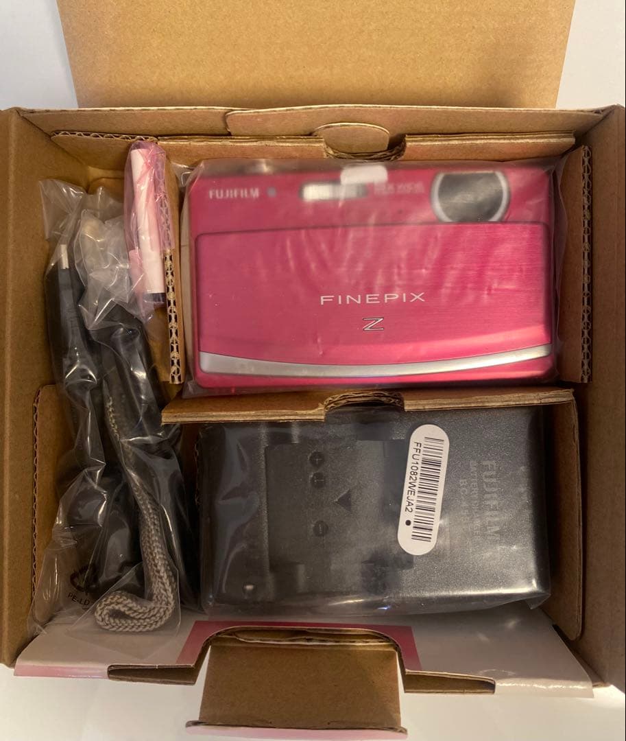 【未使用品】FUJIFILM FINEPIX Z90　ピンク