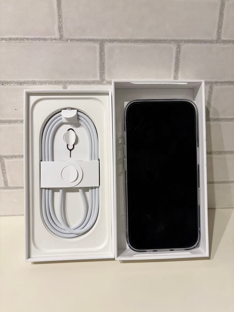 【美品】iPhone16 128GB ホワイト SIMフリー 液晶・外装傷なし