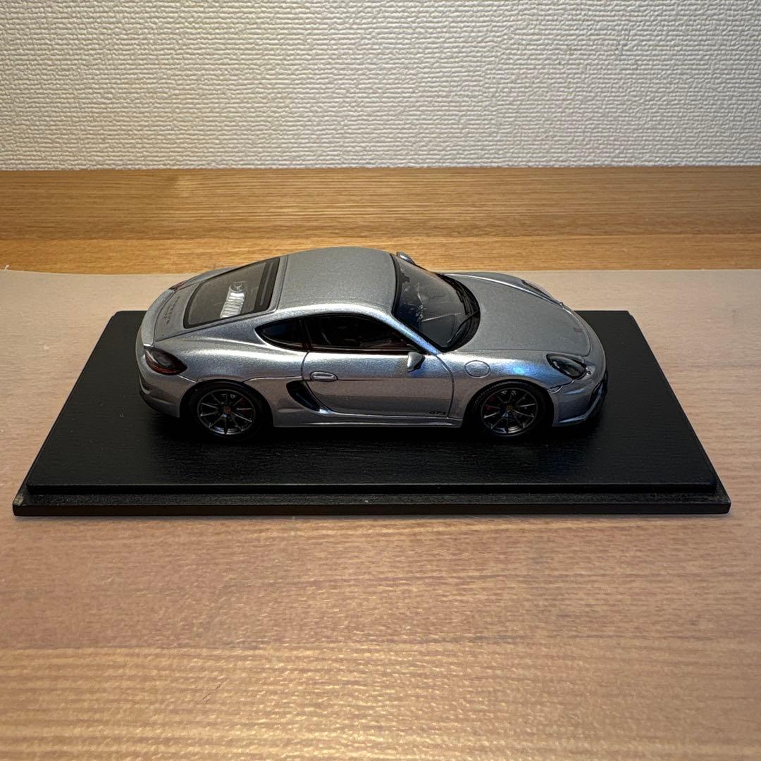 spark ポルシェ　ケイマン GTS 1/43 ミニカー シルバー