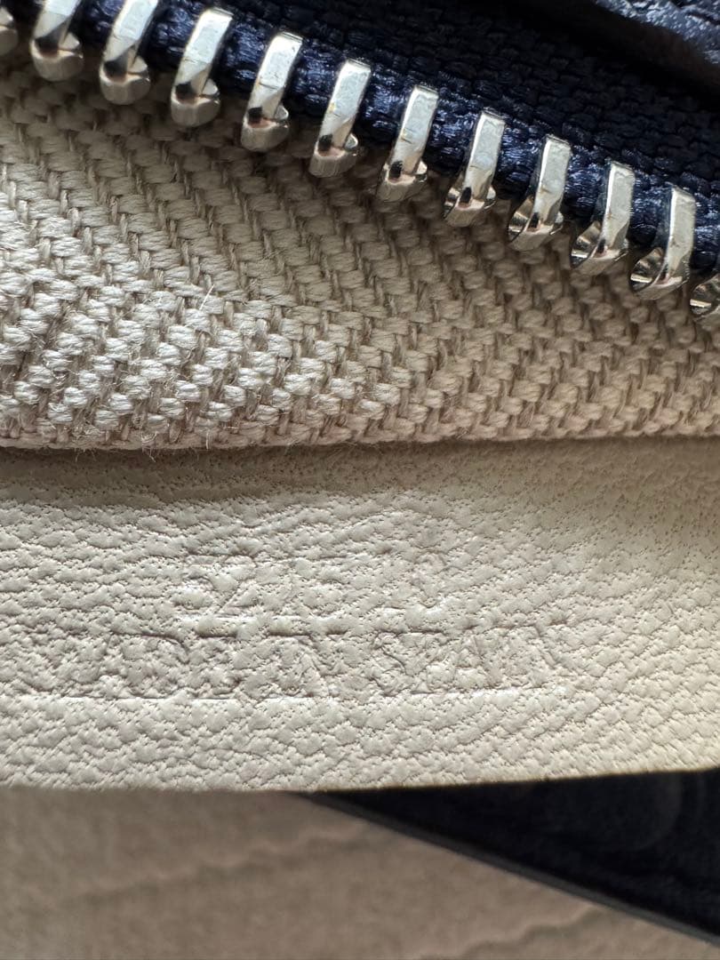 LOEWE リピート クラッチ ネイビー