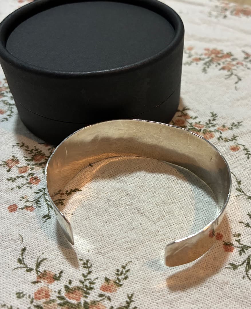 【美品】accessorys mau シルバーオープンバングル 2cm