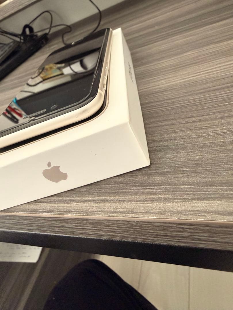 Apple iPhone SE 第3世代　64GB ホワイト SIMロックなし