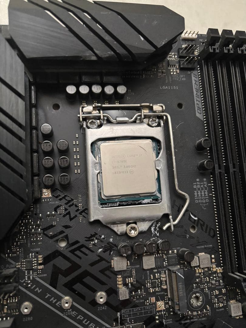 CPU i7 9700k Z390 F Gaming