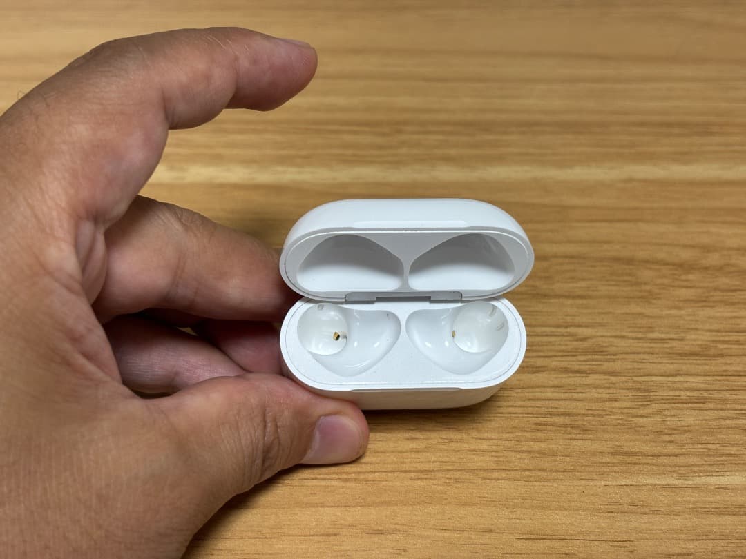 美品・完動品｜Apple AirPods 4 アクティブノイズキャンセリング