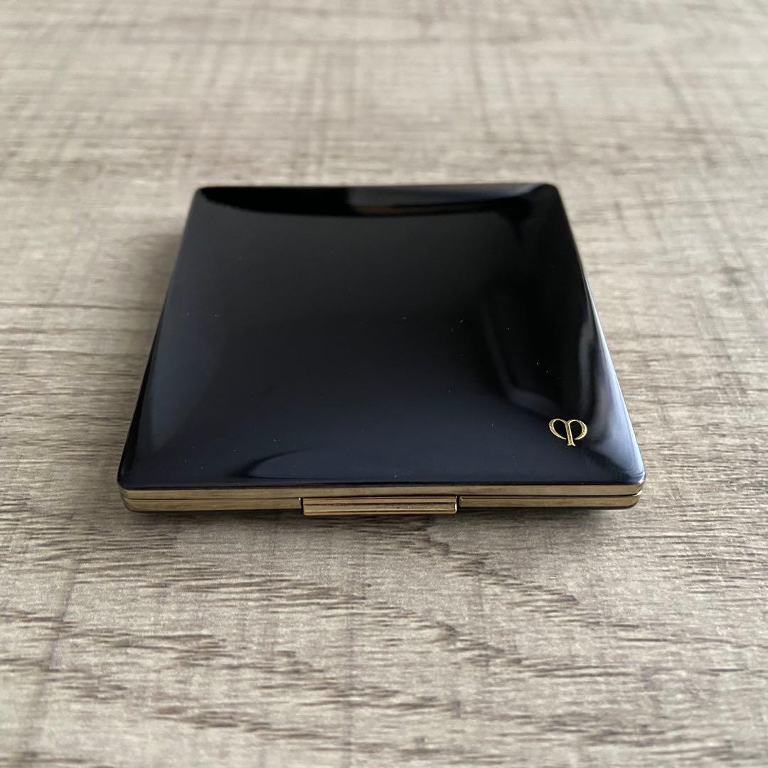 クレ・ド・ポー ボーテ　プードルコンパクトエサンシエルｎ（エレガントスリム）