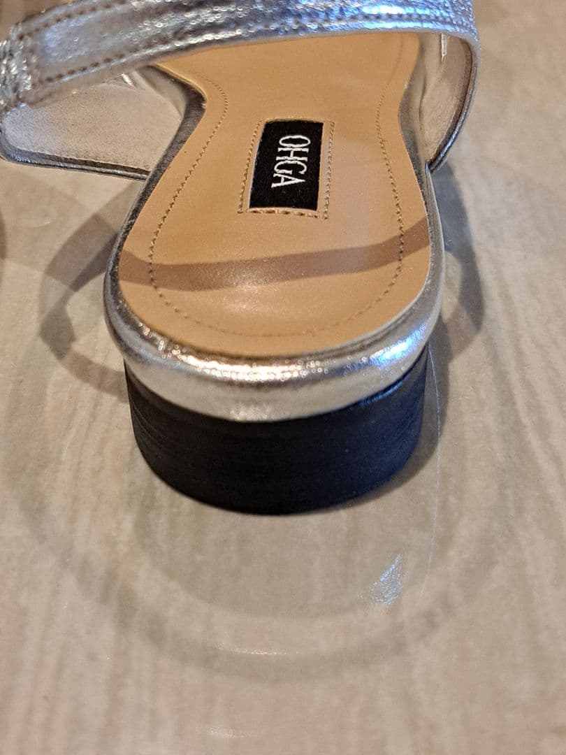 【人気完売】【美品】OHGA シルバー ポインテッドトゥ ミュール