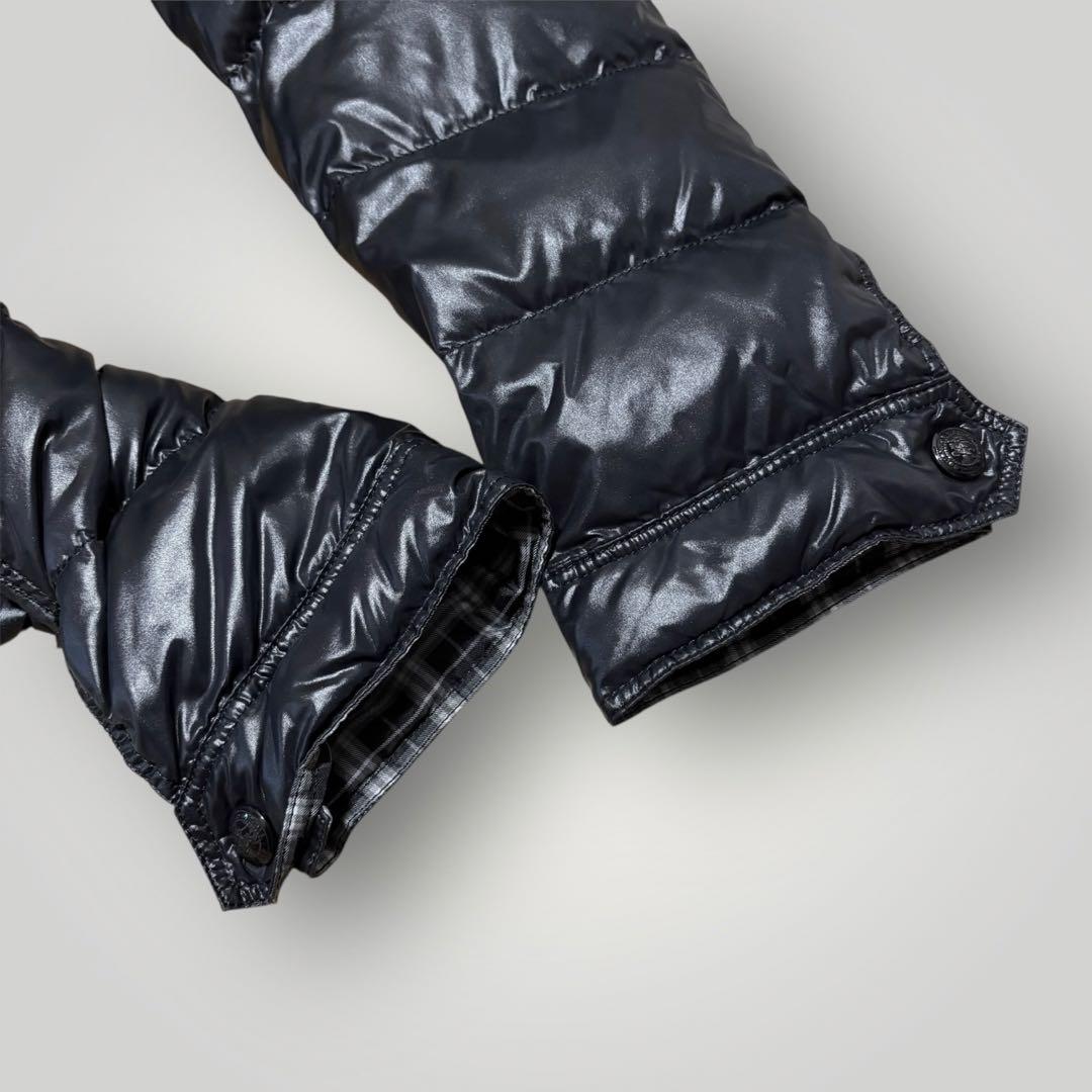 BURBERRY BLACK LABEL シャイニーブラック　ダウンジャケット
