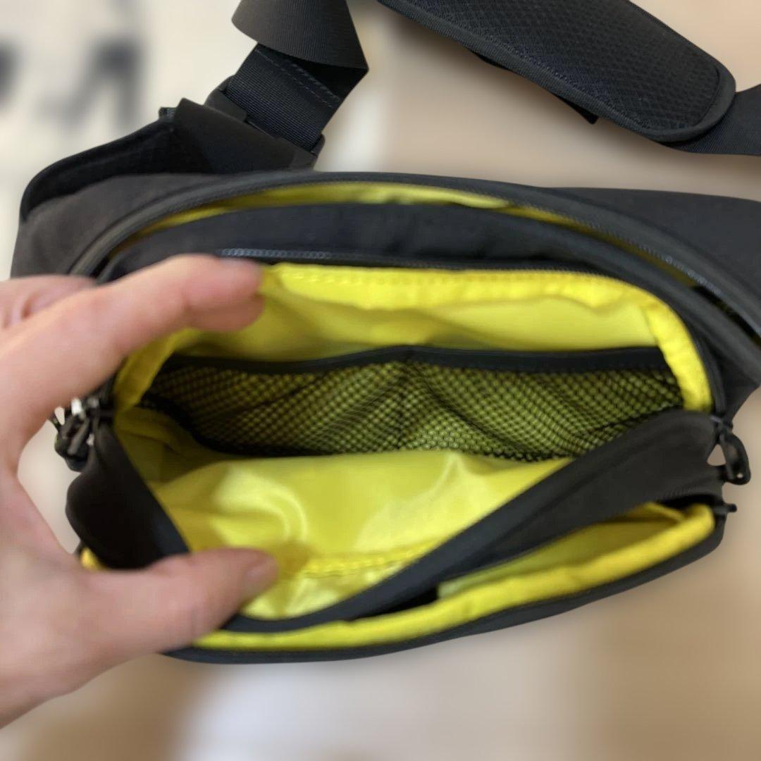 【美品　値下げ中】Hugoo ヒップシート ブラック