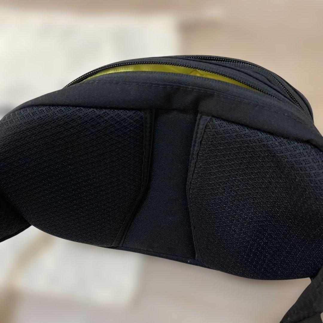 【美品　値下げ中】Hugoo ヒップシート ブラック