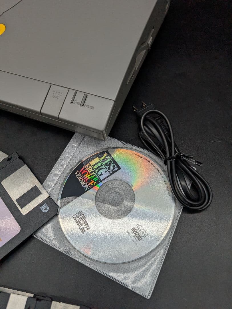 【外装比較的綺麗】FM TOWNS MARTY2 本体　現状品