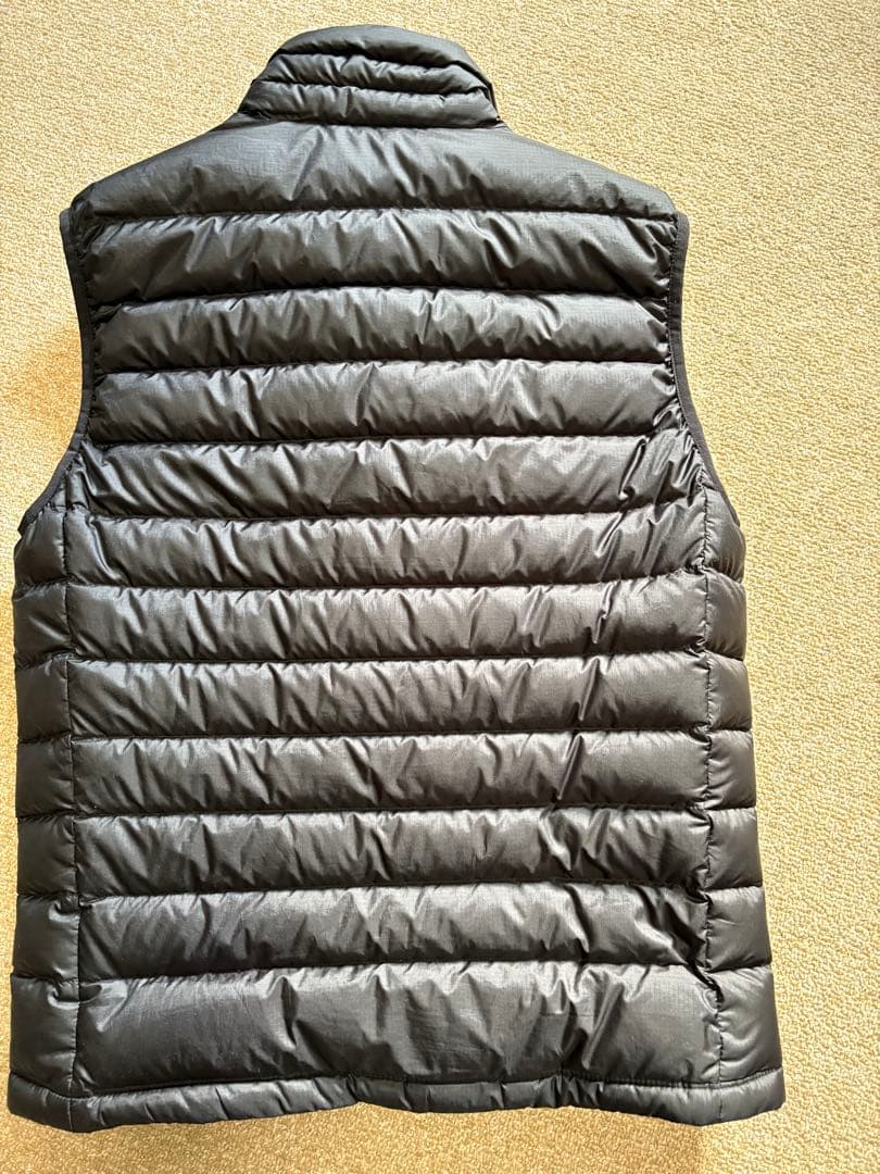 Patagonia ブラック ダウンベスト