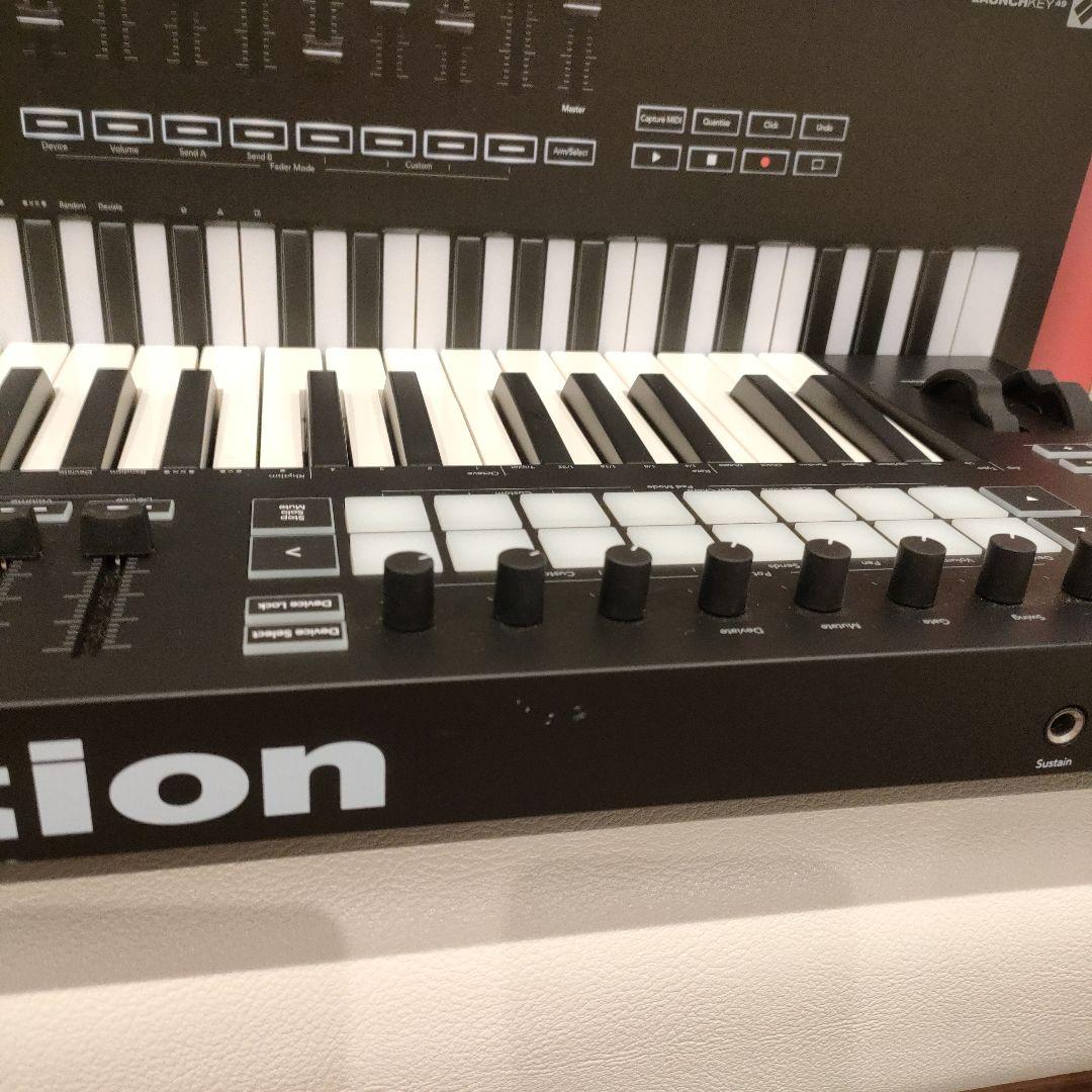 ノベ−ション　ロ-ンチキ-Mk3　 　　　　　　　 49鍵　美品　お値下げ