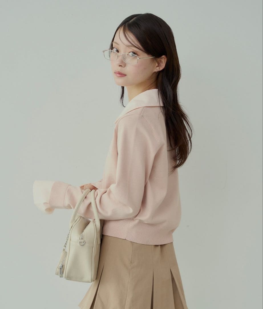 【新品タグ付】刺繍入り襟付きポロニット