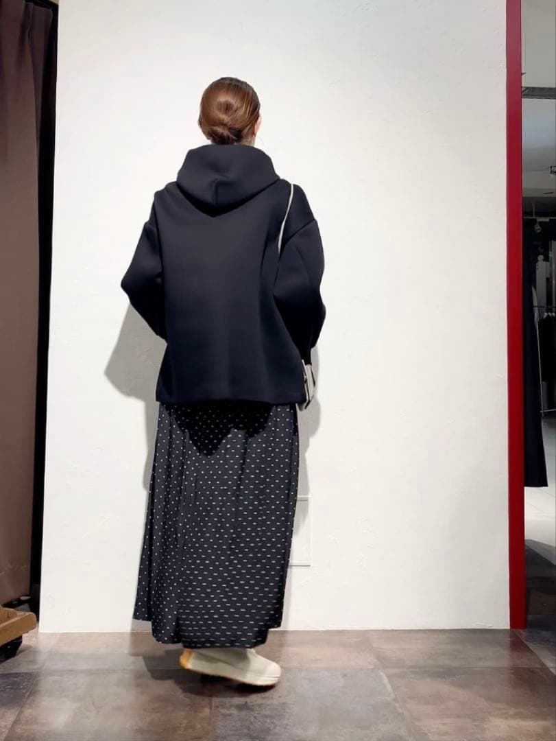 BEARDSLEY ダンボールパーカー 黒 フード付き