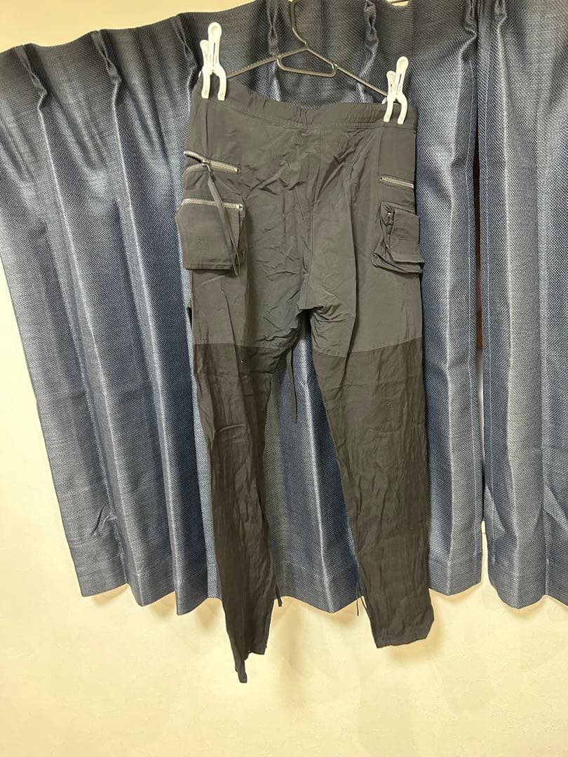 JULIUSブラックカーゴパンツ