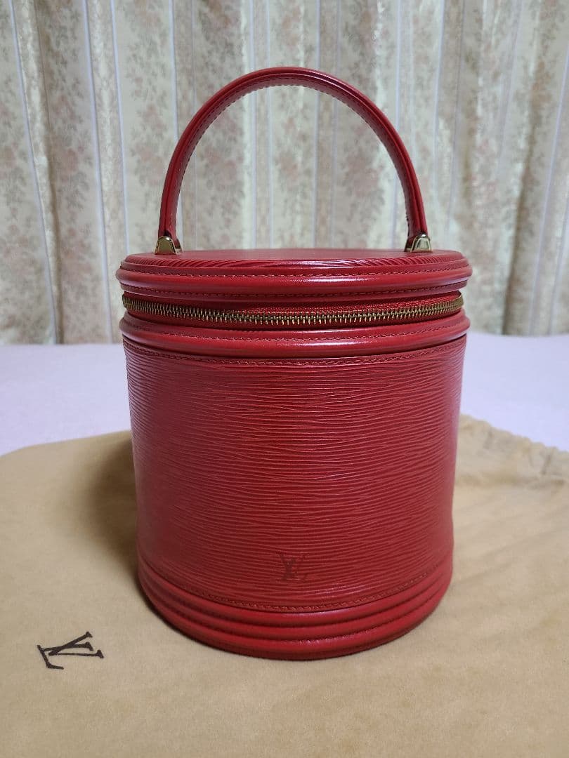 【美品】ルイヴィトン　エピ　カンヌ　レッド ※収納ケース、鍵付き