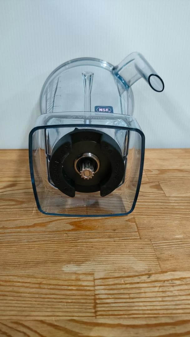 【目立った傷や汚れなし】バイタミックスE310　保証書あり　1606