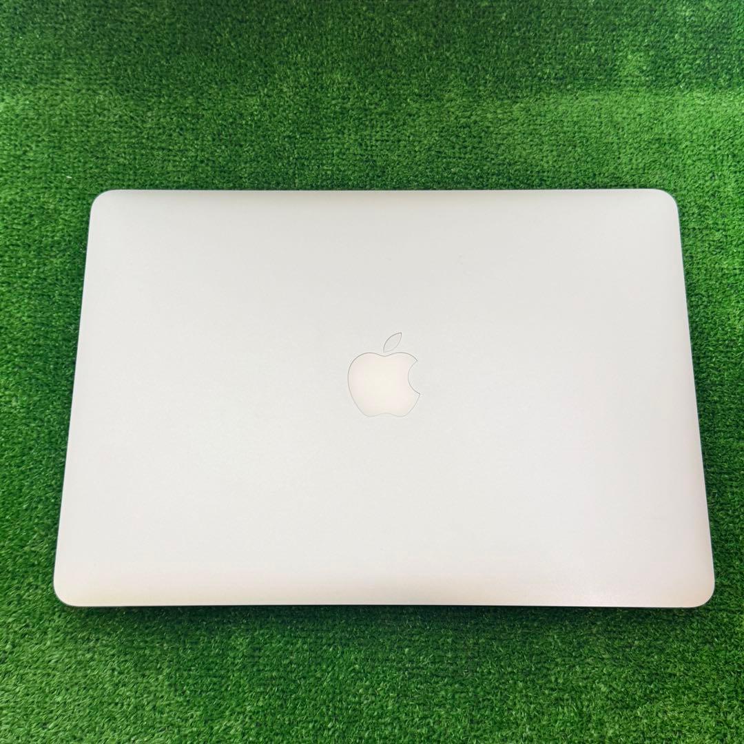 MacBook Air 13インチ Core i5 8GB SSD256GB