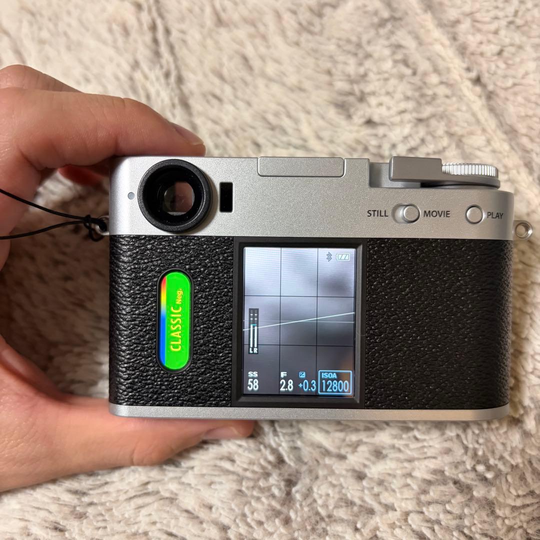 A*.様 FUJIFILM X Half シルバー 富士フイルム