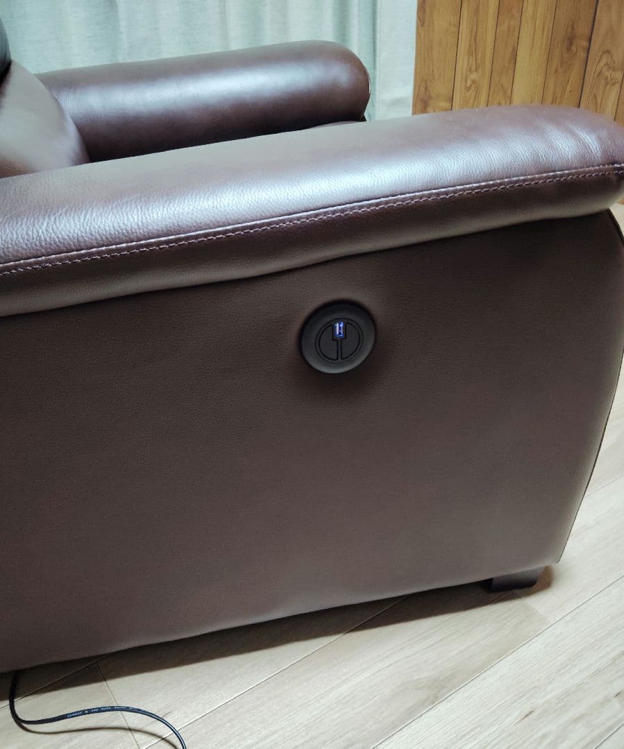 ニトリ　電動リクライニングソファ　本革　一人掛け