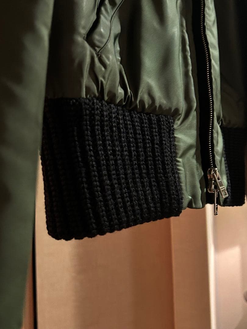 美品　PRADA ボンバージャケット　ファー襟付き（フクロギツネ）